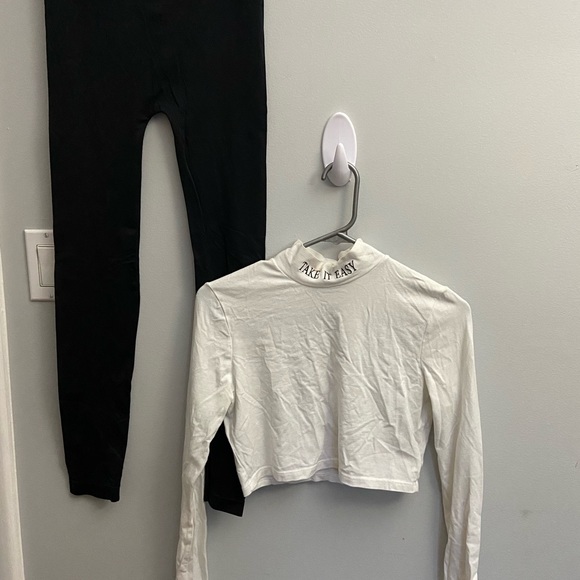 Sizes range from xs to medium. Brands: garage, forever21, urban outfitters. - Picture 11 of 14